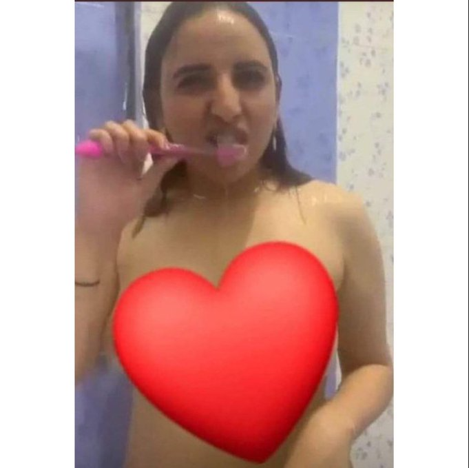 Hareem Shah Tooth Brush Leaked Video